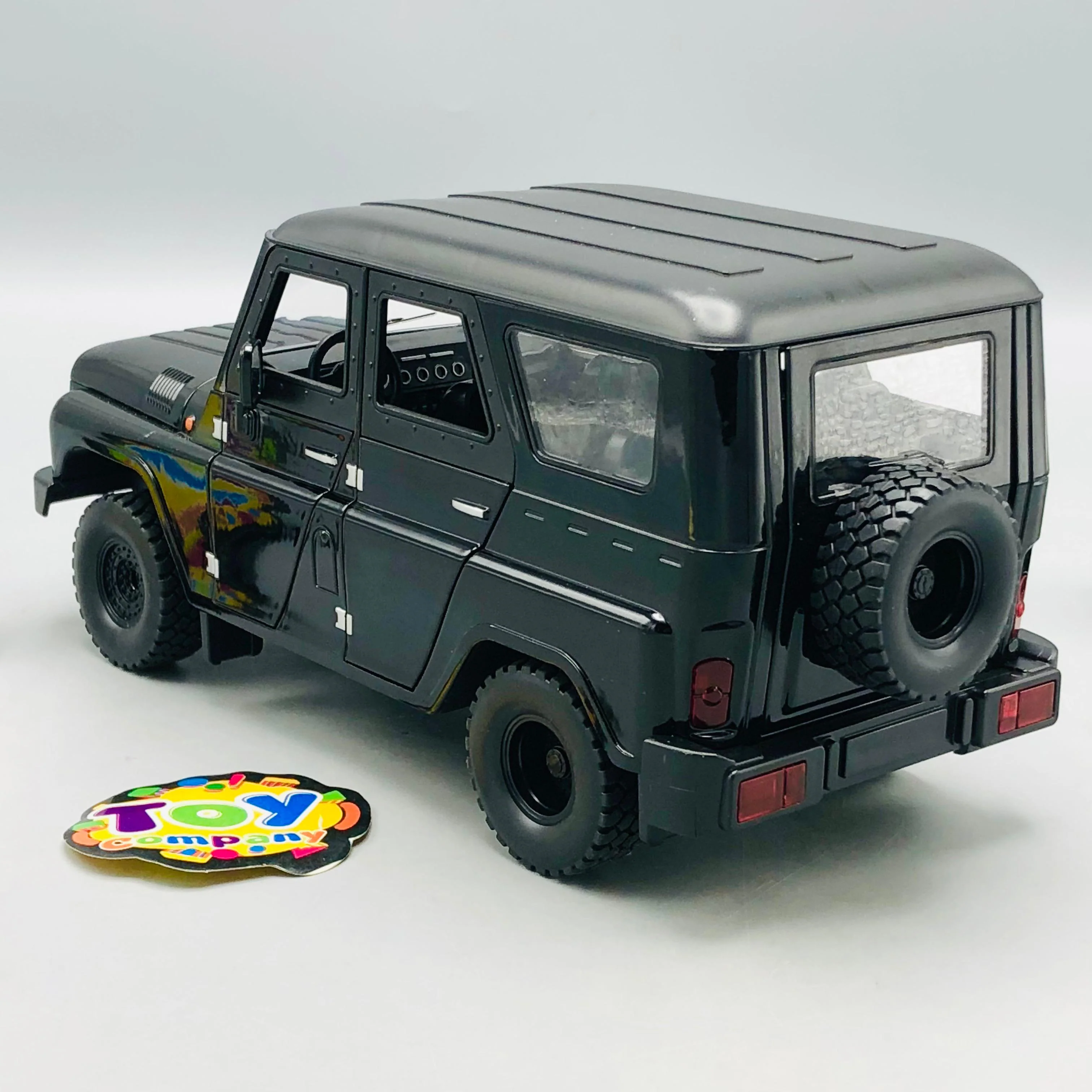 1:18 Diecast Russia UAZ Hunter SUV Model - Image 18