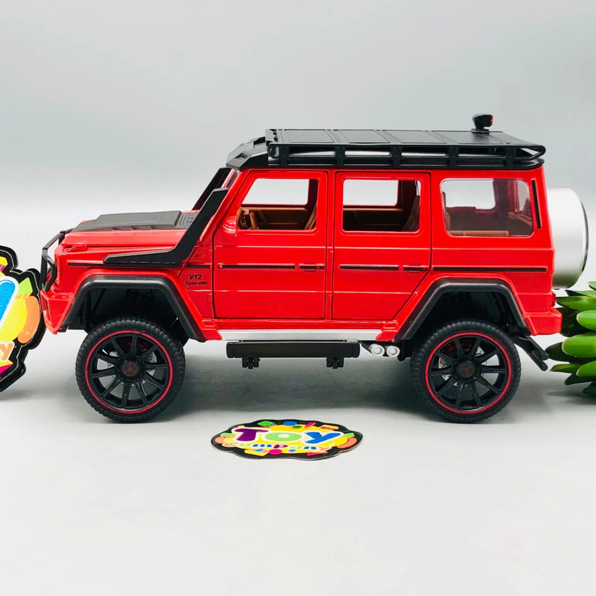 1:22 Diecast Mercedes V12 Model Car - Image 2