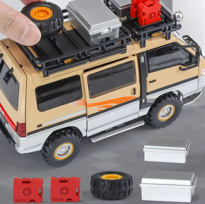 1:24 Diecast Mitsubishi Delica Van Model - Image 4