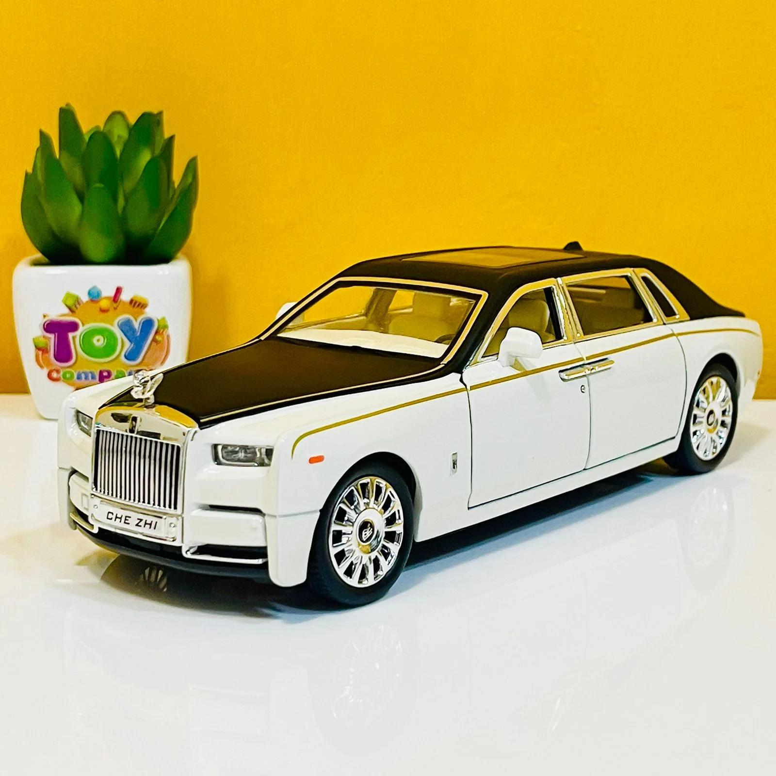 1:24 Scale Diecast Rolls Royce Phantom Mansory - Image 5