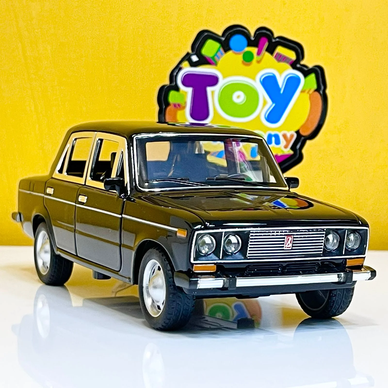 1:24 Scale Vintage Diecast Russian LADA - Image 4