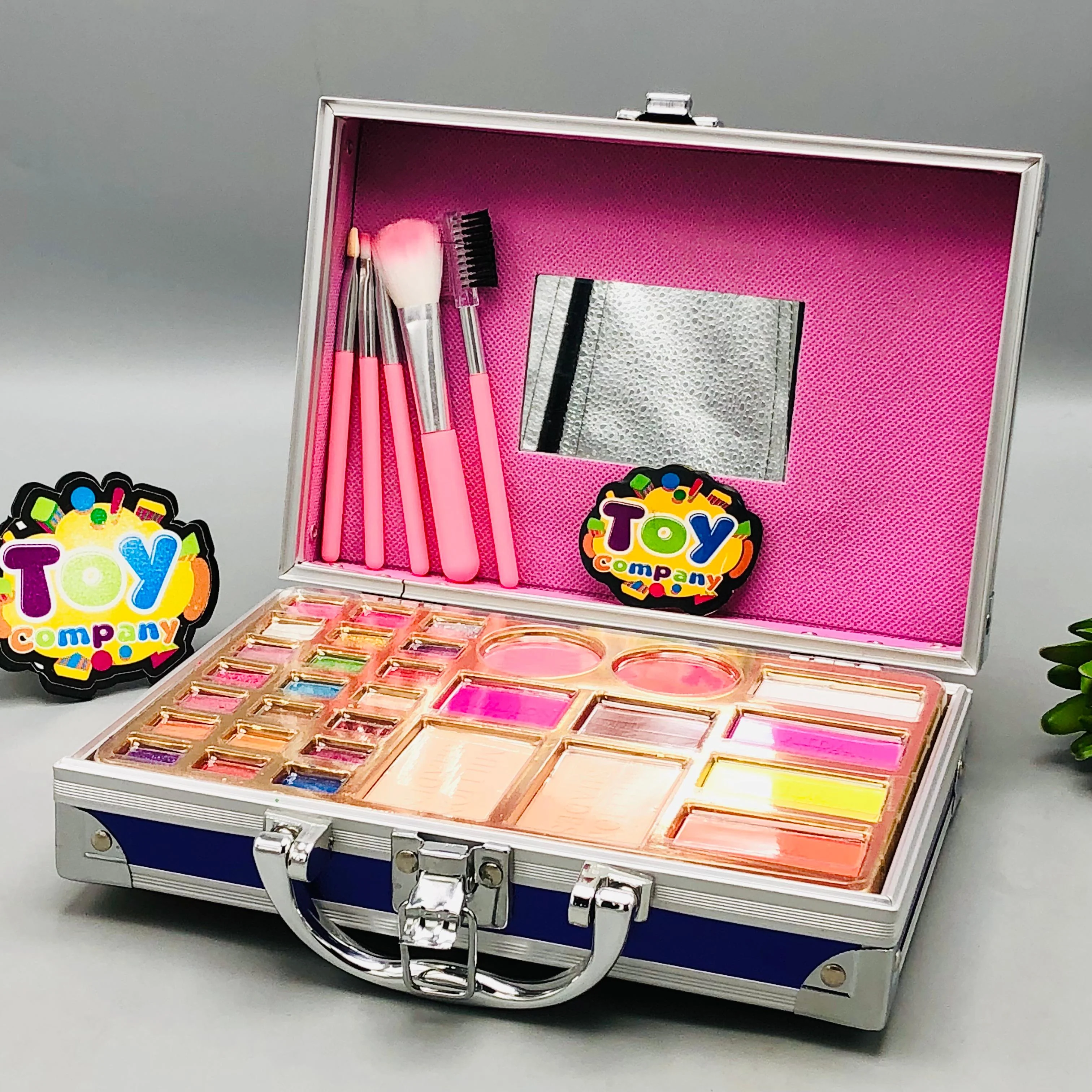 37Pcs Realistic Eye Makeup Briefcase - Image 3