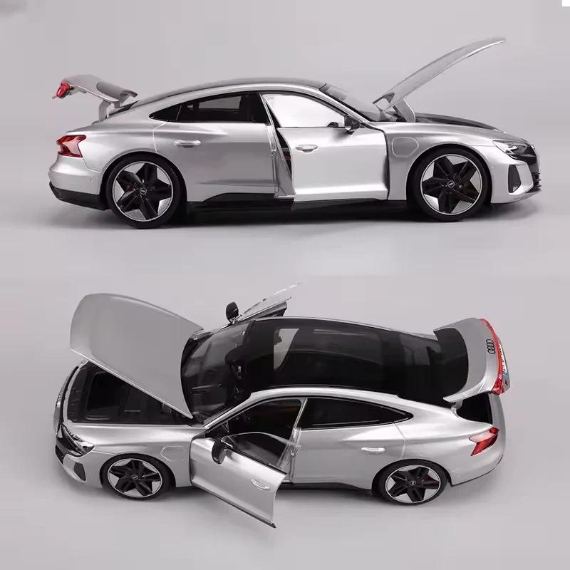 Bburago 1:18 Audi RS e-tron GT Model - Silver - Image 2