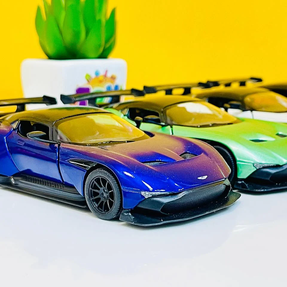 Kinsmart Metal Body Aston Martin Vulcan - Image 6