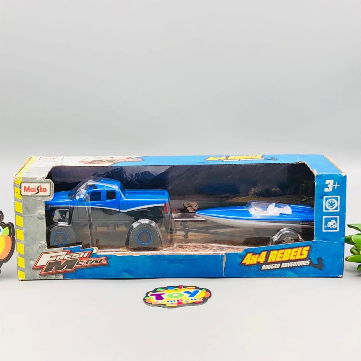 Maisto Diecast Chevrolet Pickup & Speedboat - Image 3